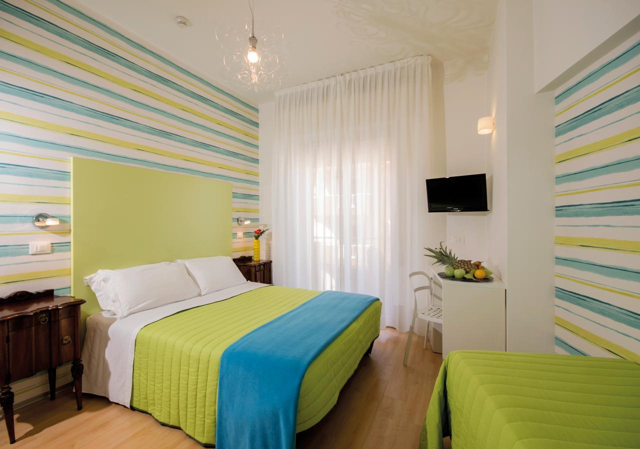 Hotel Trafalgar Ріміні Екстер'єр фото